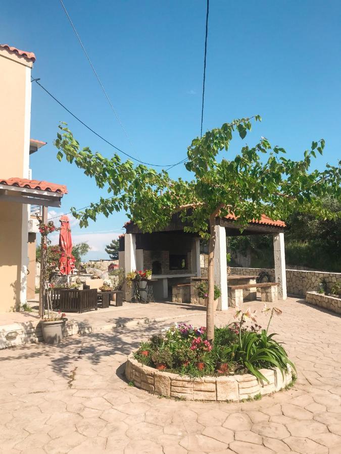 Villeta Nikol “Νηνεμία” Lixouri Exteriör bild